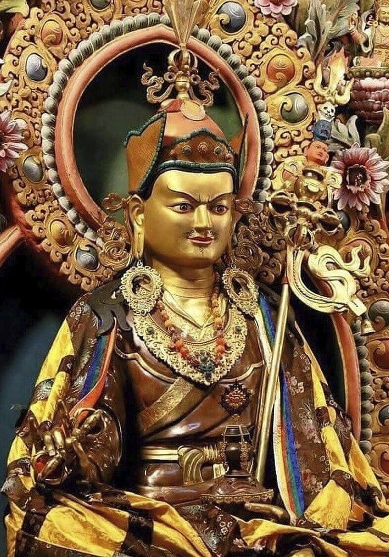 Padmasambhava estatua linaje